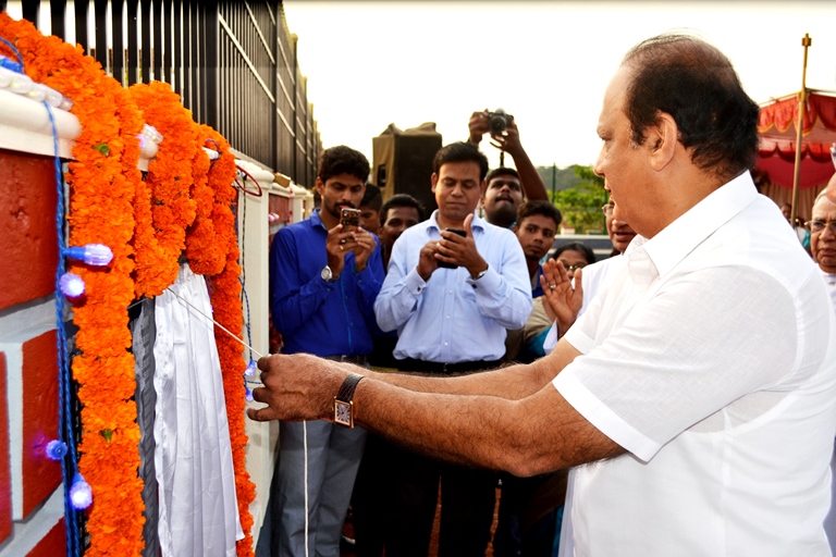 Former Minister Vinay Kumar Sorake inaugurates renovated Cemetery at Moodubelle