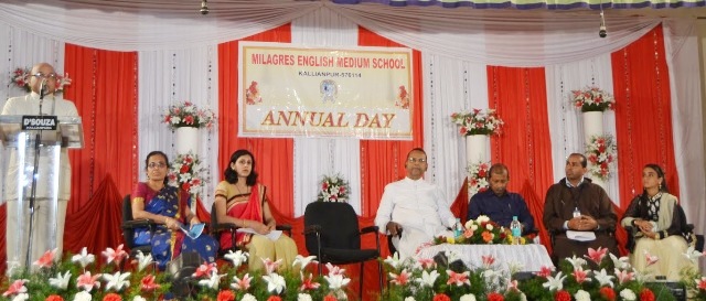 Milagres Eng. Med. Hr. Pry. School celebrated Annual School Day
