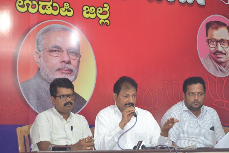 More than 400 former Congress activists to join BJP on Parivarthana Convention at Brahmavar on 16th Oct