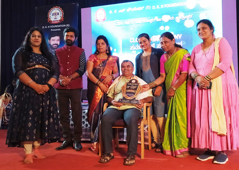 Save Kannada Medium School Movemet : Manoj Kadaba was honored at Dharwad