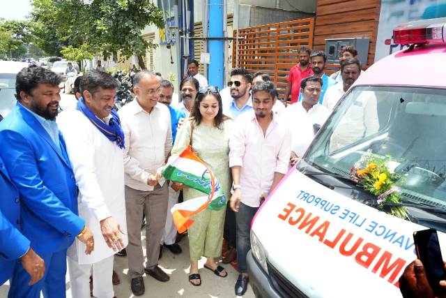 Minister Dinesh Gundu Rao  launches Free Pink Ambulance and mammography services