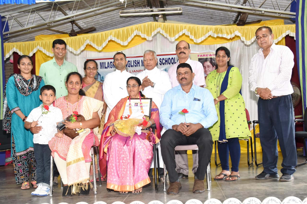 ಕಲ್ಯಾಣಪುರ: ಶ್ರೀಮತಿ ವೆರೋನಿಕಾ ಡಿ’ಸೋಜಾ ಗೆ ವಿದಾಯ ಮತ್ತು ಸನ್ಮಾನ ಕಲ್ಯಾಣಪುರ: ಶ್ರೀಮತಿ ವೆರೋನಿಕಾ ಡಿ’ಸೋಜಾ ಗೆ ವಿದಾಯ ಮತ್ತು ಸನ್ಮಾನ