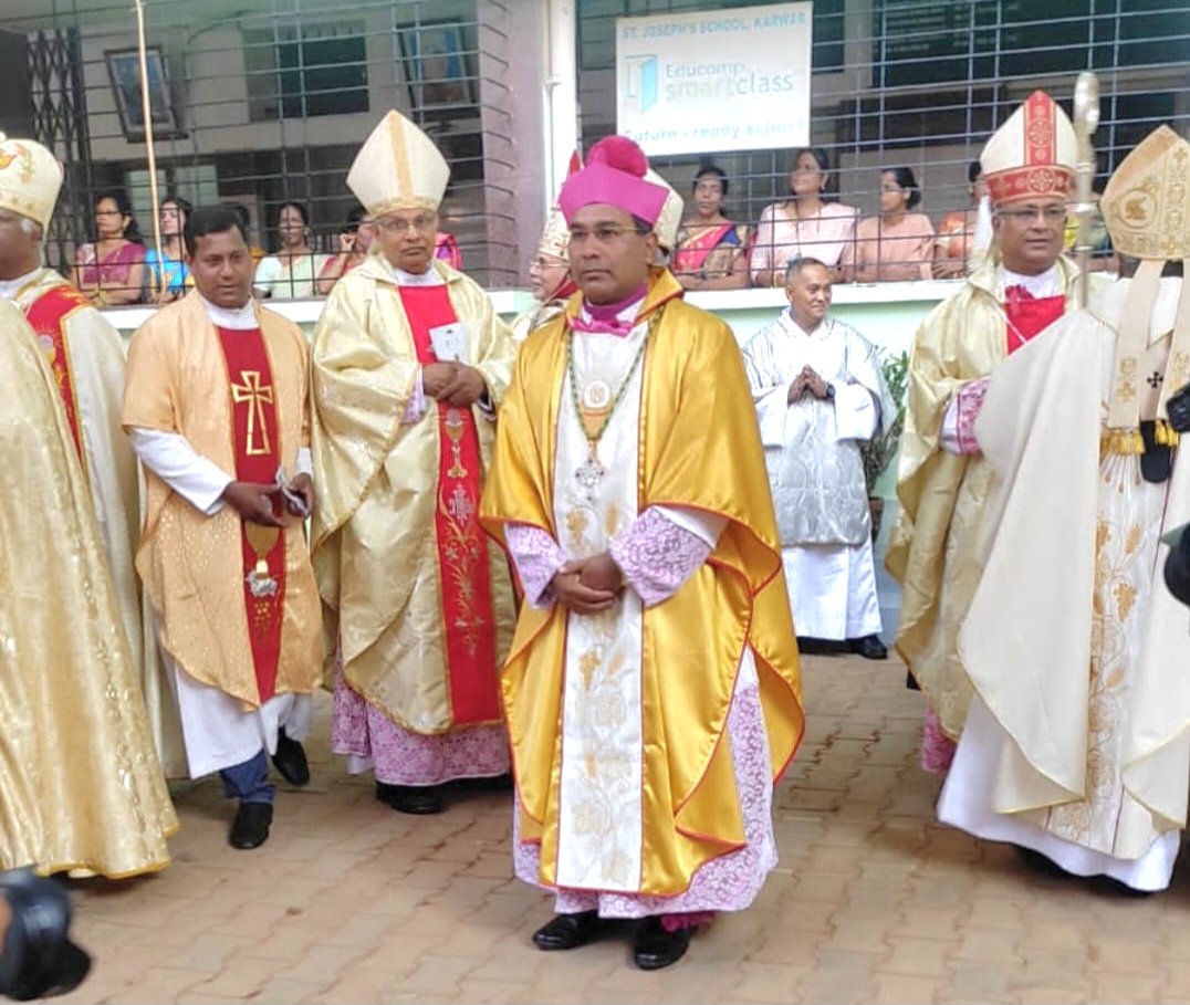 Msgr Duming Dias consecrated as bishop of diocese of Karwar
