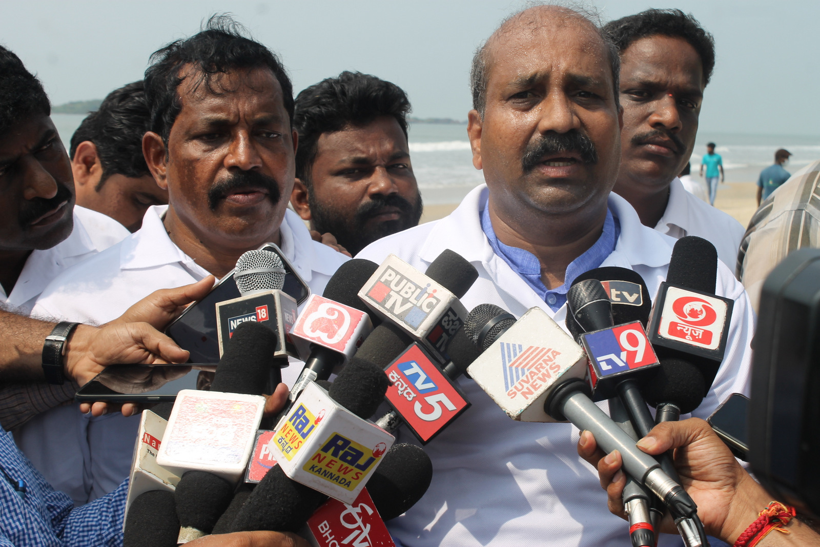 Raghupathy Bhat demands the immediate withdrawal of PSI Anantha Padmanaba’s suspension order
