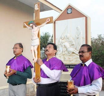 Udupi Deanery level Way of Cross held at Kuntalnagar parish premises with devotion