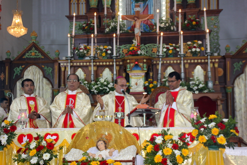 Milagres Cathedral, Kallianpur celebrates Christmas Eve with devotion, vigor, gaiety and pomp