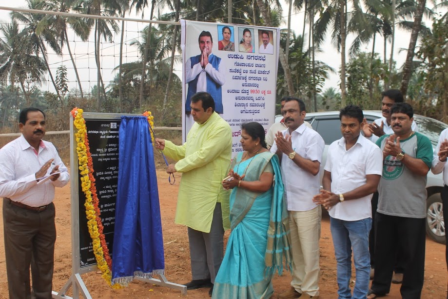 Pramod Madhwaraj lays foundation for new Market Yard at Santhekatte, Kallianpur