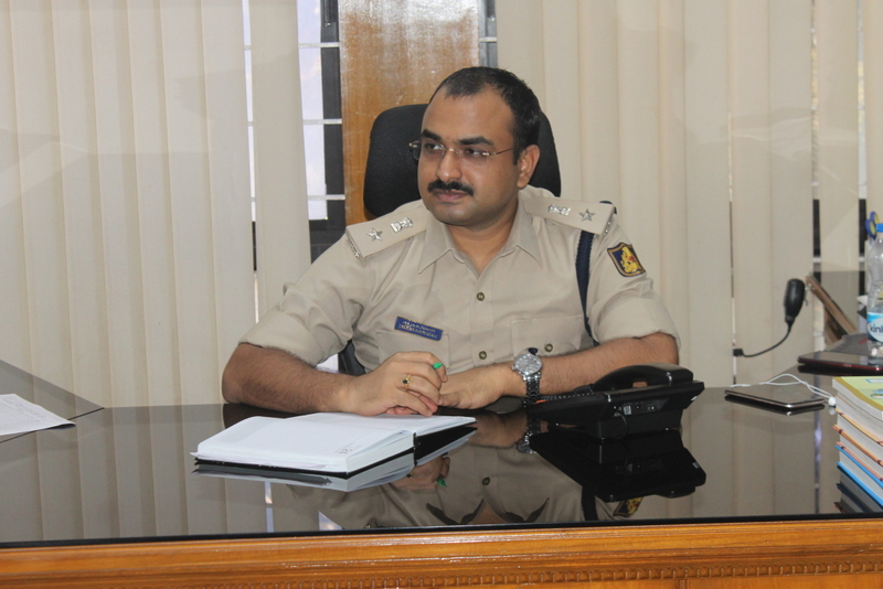 Motor vehicle related issues dominates in Udupi District SP phone-in weekly programme