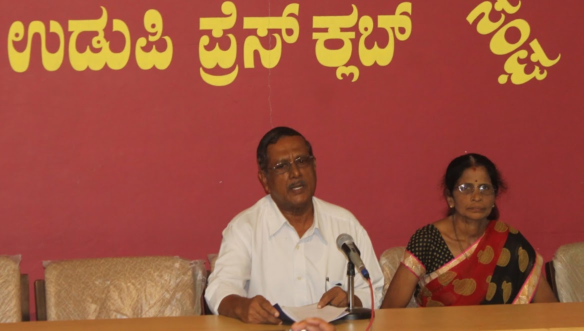 Hunger strike against unpaid salary for 15 years by Oscar Fernandes, member of Rajya Sabha