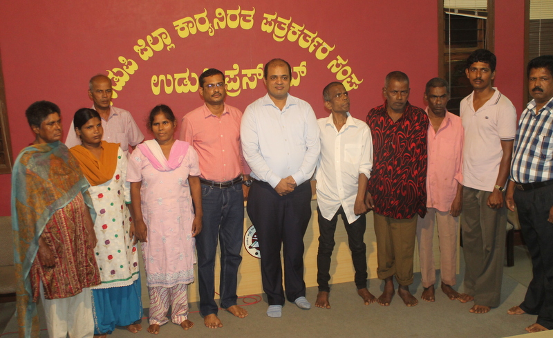 Six inmates of Vishwasada Mane, Shankerpura, go back home