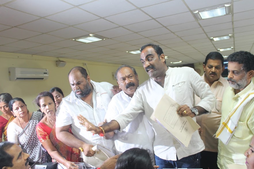 BJP disrupts CMC common meeting - chaos and uproar all over in the council hall