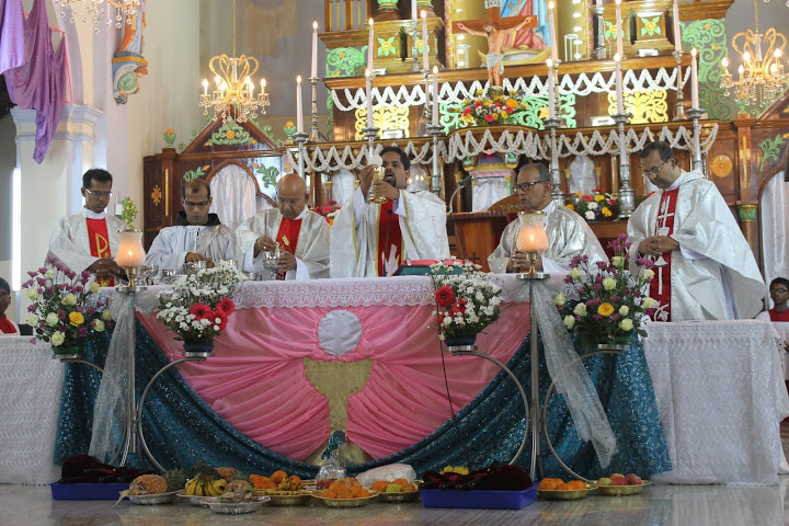 The Confraternity Sunday observed at Milagres Cathedral, Kallianpur with devotion and gaiety