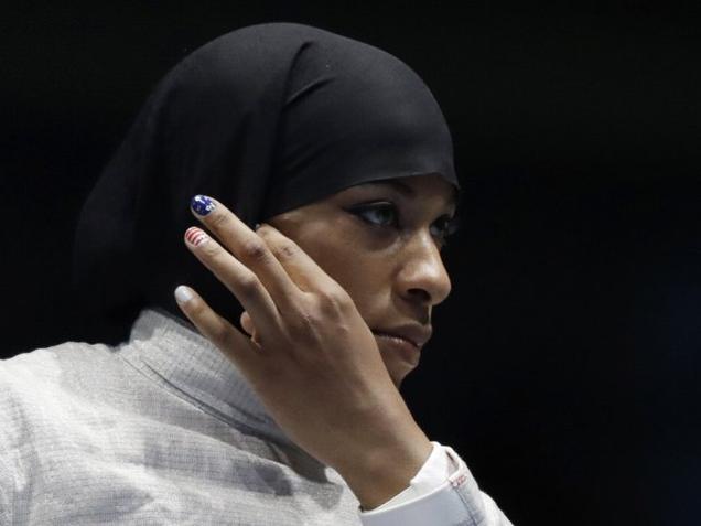 Ibtihaj Muhammad becomes first U.S. athlete to wear hijab at an Olympics