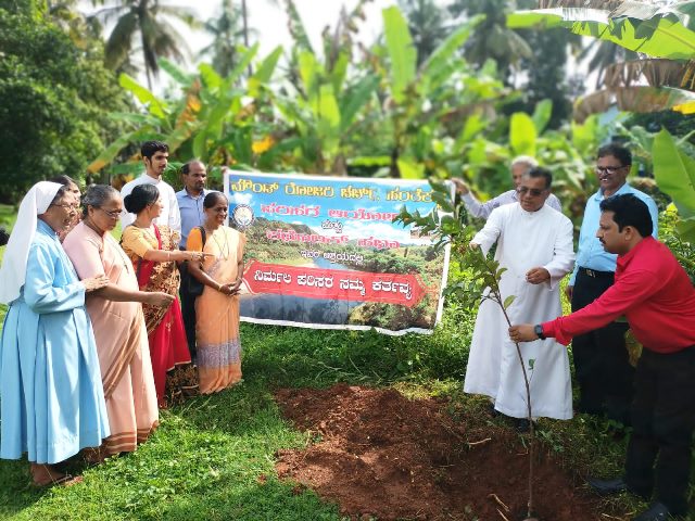 Symbolic VANA-MAHOTSAVA, in Mount Rosary Church led by Catholic Sabha…. Symbolic VANA-MAHOTSAVA, in Mount Rosary Church led by Catholic Sabha….