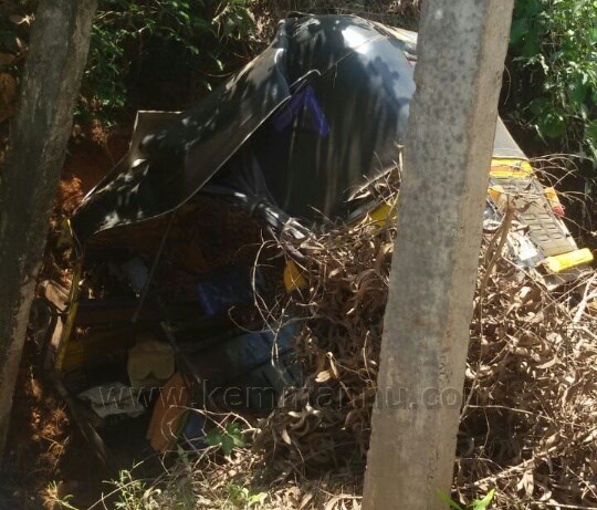 Auto Driver and passengers hurt in an accident near Kolalgiri/Udupi