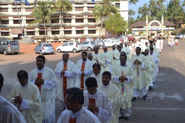 Udupi: Diocesan Priests’ Day and Blessings of the Holy Oils held at Milagres Cathedral.