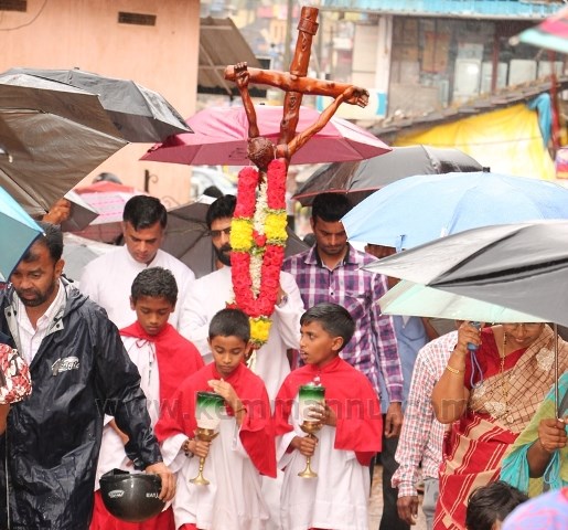 Travelling Cross as part of National Youth Convention welcomed in Thirthahalli