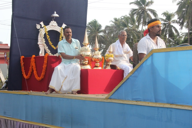Silver ‘Prabhavali’ presented to Deity of Sri Bhadrakali Maha Marikamba  Temple, Gudiyam, Kemmannu.