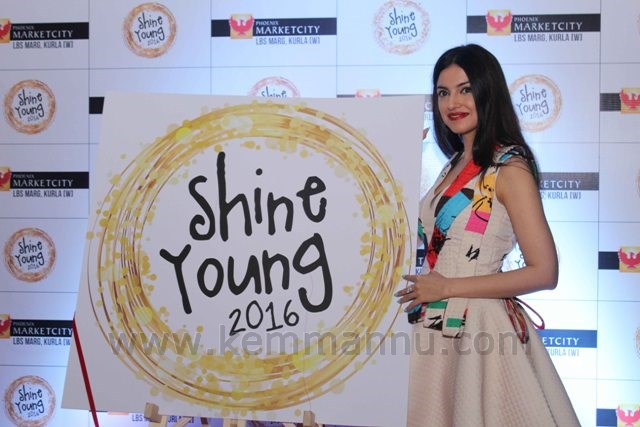 Divya Khosla Kumar launches Shine Young 2016 â€“ a talent platform for kids by Phoenix Marketcity Kurla