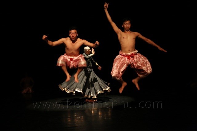 Rhythm Divine-II: River runs deep- An Indian contemporary dance show in OpÃ©ra Bastille