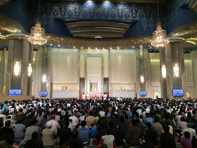 USTADH NOUMAN ALI KHANâ€™S LECTURE DRAWS THOUSANDS TO GRAND MOSQUE