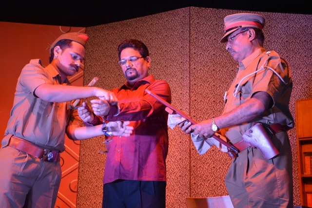 Konkani Drama ’Mhojhe Voili Kals Nivar’ entertains Mumbai crowd
