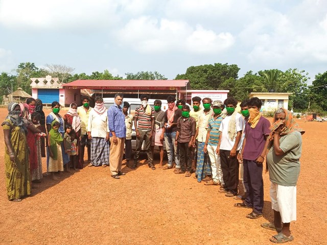 ಕಾರ್ಕಳದಲ್ಲಿ ಸಿಕ್ಕಾಕಿಕೊಂಡ ಕೂಲಿ ಕಾರ್ಮಿಕೆ ಗರ್ಭಿಣಿಗೆ ಸಾಬೀತಾಗಿ ಹಾವೇರಿಗೆ ತಲುಪಿಸಿದ ರೋನ್ಸ್ ಎಂಡ್ ರೋಬರ್ಟ್ ಕಾರ್ಕಳದಲ್ಲಿ ಸಿಕ್ಕಾಕಿಕೊಂಡ ಕೂಲಿ ಕಾರ್ಮಿಕೆ ಗರ್ಭಿಣಿಗೆ ಸಾಬೀತಾಗಿ ಹಾವೇರಿಗೆ ತಲುಪಿಸಿದ ರೋನ್ಸ್ ಎಂಡ್ ರೋಬರ್ಟ್