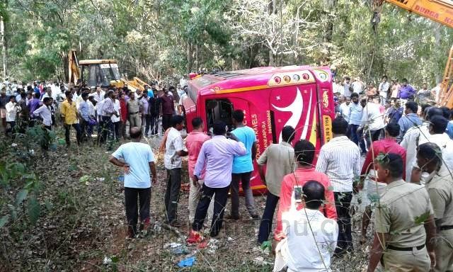 Udupi: Mini bus topples near Shirva - one dies, several serious