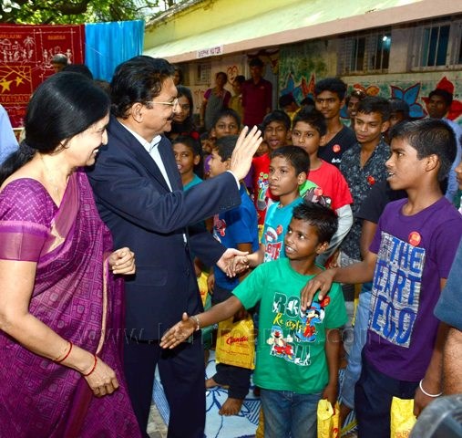 Governor spends Diwali with old, infirm, handicapped & street children