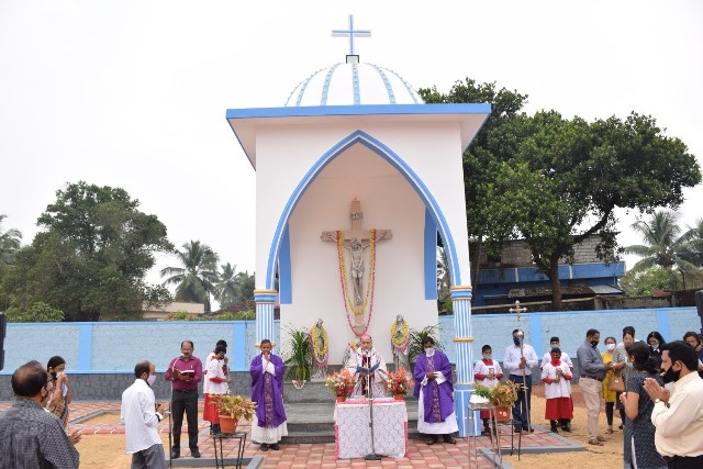 Blessing of new Udupi Diocesan Priests Cemetery at Mount Rosary, Kalliapur