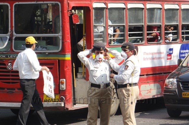 Mumbai: Pollution mask distribution to Traffic Policemen
