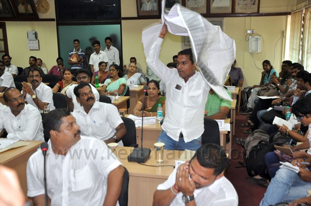 Udupi: Re-tendering issue creates row in CMCâ€ˆmeeting