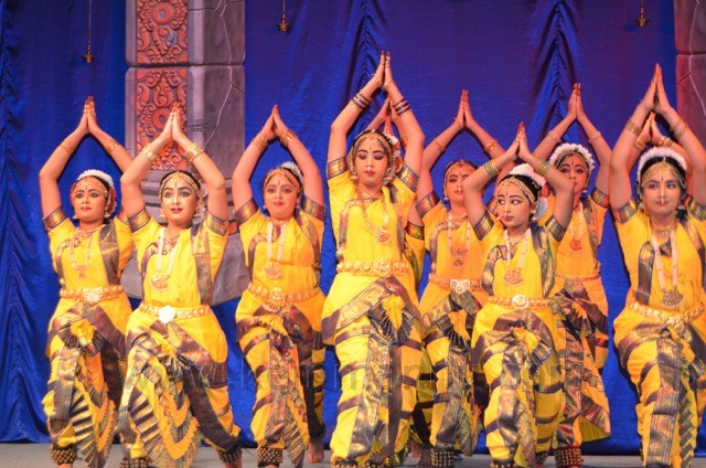 INDIAN CLASSICAL DANCE FESTIVAL BY KR TEAM - EARTHMECHâ€™S 5TH ANNIVERSARY IN SHARJAH