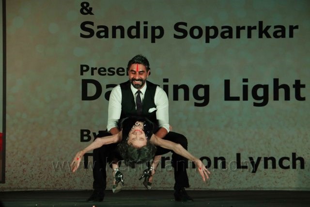 Alyque Padamsee and choreographer Sandip Soparrkar launch Dancing Light