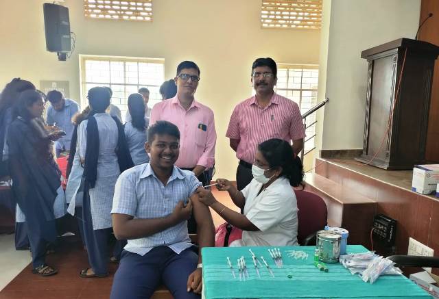 ಸಂತ ಮೇರಿ ಮಹಾವಿದ್ಯಾಲಯದಲ್ಲಿ ಬೂಸ್ಟರ್ ಡೋಸ್ ಲಸಿಕಾ ಅಭಿಯಾನ ಸಂತ ಮೇರಿ ಮಹಾವಿದ್ಯಾಲಯದಲ್ಲಿ ಬೂಸ್ಟರ್ ಡೋಸ್ ಲಸಿಕಾ ಅಭಿಯಾನ