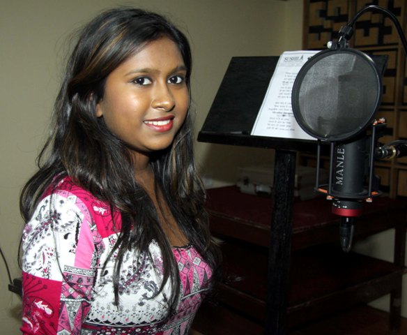 Sanchiti Sakat dubs an Item Song for Marathi film Jidda