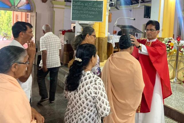 Fr Harold Pereira Celebrates 27 years of Priestly Ordination Fr Harold Pereira Celebrates 27 years of Priestly Ordination