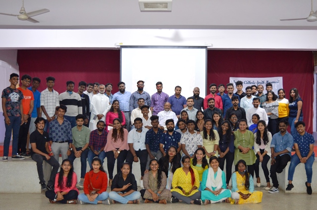 Archbishop of Bangalore Releases YuvaVani / Youth Voice a Youth Bulletin Archbishop of Bangalore Releases YuvaVani / Youth Voice a Youth Bulletin