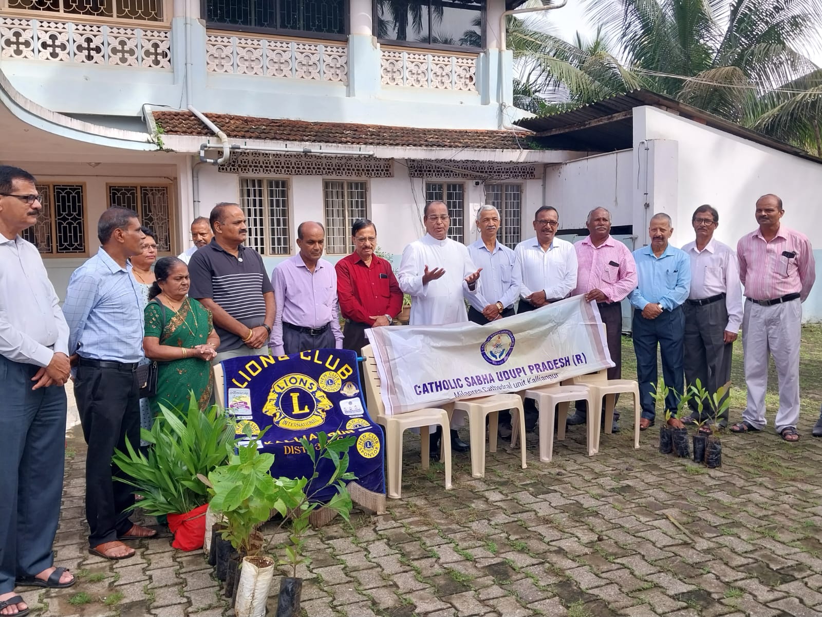 Catholic Sabha, Lions Club and Environment Commssion of Milagres Cathedral observes