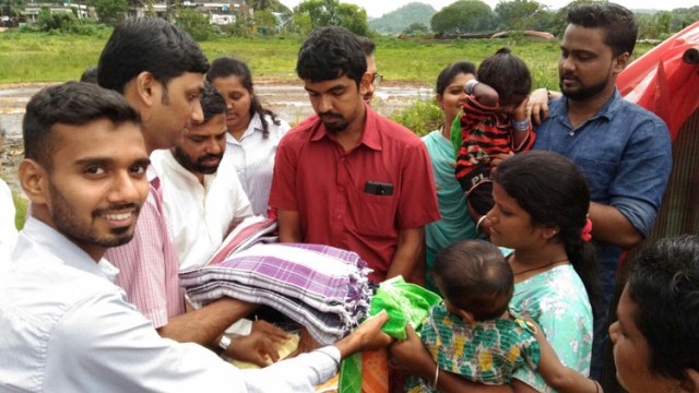 Outgoing ICYM Central Council distributes blankets to the poor
