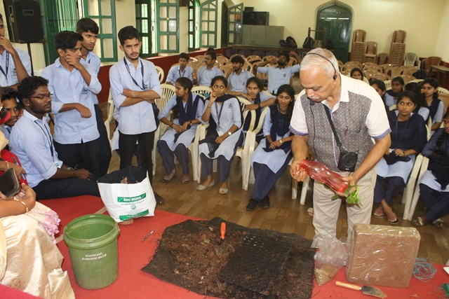 Hindi Diwas was celebrated in Holy Redeemer English Medium School