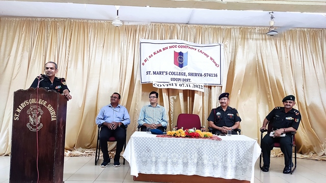 ಉಡುಪಿ ಕಮಾಂಡಿಂಗ್ ಆಫೀಸರ್ ಕರ್ನಲ್ ಆರ್ಕೆ ಸಿಂಗ್ ಶಿರ್ವ ಸಂತ ಮೇರಿ ವಿದ್ಯಾಲಯಕ್ಕೆ ಭೇಟಿ ಉಡುಪಿ ಕಮಾಂಡಿಂಗ್ ಆಫೀಸರ್ ಕರ್ನಲ್ ಆರ್ಕೆ ಸಿಂಗ್ ಶಿರ್ವ ಸಂತ ಮೇರಿ ವಿದ್ಯಾಲಯಕ್ಕೆ ಭೇಟಿ