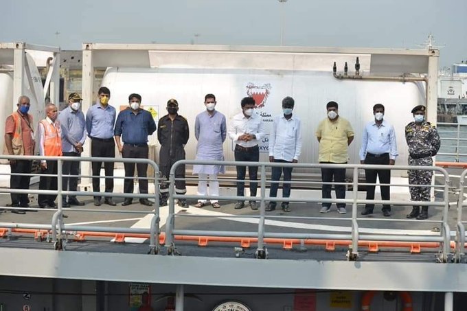 Mangaluru: Exulting on oxygen ship - Khader lampoons ‘Atmanirbhar’ BJP leaders Mangaluru: Exulting on oxygen ship - Khader lampoons ‘Atmanirbhar’ BJP leaders