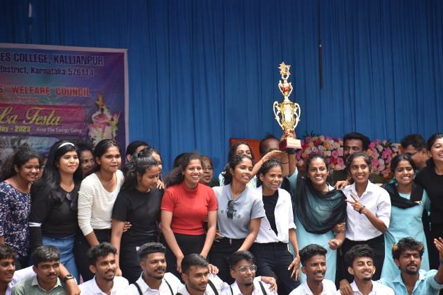 LA FESTA – Students of Milagres College Kallianpur exhibit various talents as the Open Stage at College Quadrangle flooded with variety of performances…