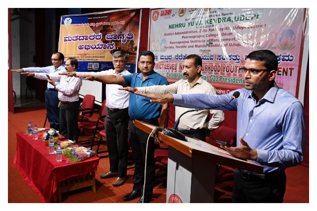 “ಭಾರತ ದೇಶವನ್ನು ಅಭಿವೃಧ್ಧಿಯ ಪತಕ್ಕೆ ಸಾಗಿಸಲು ನಮ್ಮ ಯುವಜನರು ಪ್ರಜಾÐವಂತರಾಗಬೇಕು” - ಶ್ರೀ ಕೆ. ಜಯಪ್ರಕಾಶ್ ಹೆಗ್ಡೆ “ಭಾರತ ದೇಶವನ್ನು ಅಭಿವೃಧ್ಧಿಯ ಪತಕ್ಕೆ ಸಾಗಿಸಲು ನಮ್ಮ ಯುವಜನರು ಪ್ರಜಾÐವಂತರಾಗಬೇಕು” - ಶ್ರೀ ಕೆ. ಜಯಪ್ರಕಾಶ್ ಹೆಗ್ಡೆ