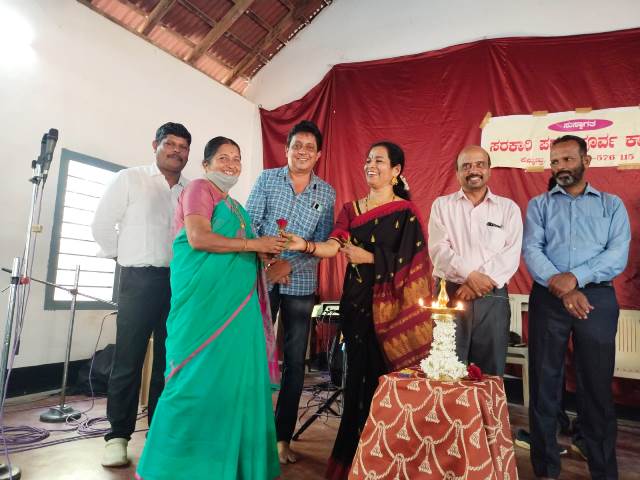 ಸರಕಾರಿ ಪದವಿಪೂರ್ವ ಕಾಲೇಜು ಕೆಮ್ಮಣ್ಣು - ಸೌಹಾರ್ದ ಸಂಗೀತ ಕಾರ್ಯಕ್ರಮ ಸರಕಾರಿ ಪದವಿಪೂರ್ವ ಕಾಲೇಜು ಕೆಮ್ಮಣ್ಣು - ಸೌಹಾರ್ದ ಸಂಗೀತ ಕಾರ್ಯಕ್ರಮ