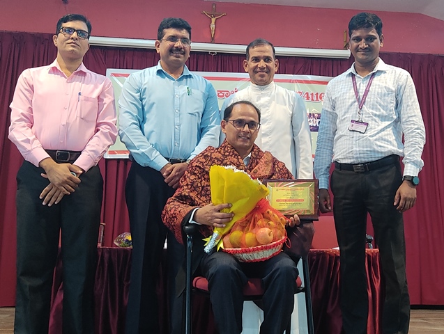 ಶಿರ್ವ: ಸೈಂಟ್ ಮೇರಿಸ್ ಕಾಲೇಜಿಗೆ ಕಂಪ್ಯೂಟರ್ ಕೊಡುಗೆ ಶಿರ್ವ: ಸೈಂಟ್ ಮೇರಿಸ್ ಕಾಲೇಜಿಗೆ ಕಂಪ್ಯೂಟರ್ ಕೊಡುಗೆ