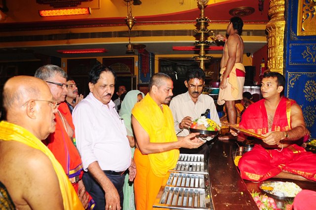 Mumbai: Bantwal Manilashree visits Vadala mutt