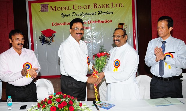 Mumbai: Model Co-op Bank Ltd distributed Scholarship to Talented Students