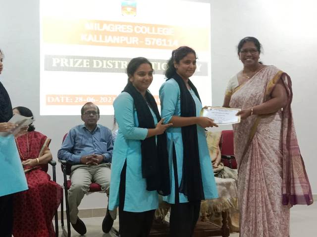 As a prelude to big events, today, Milagres College organised ‘Annual Prize Distribution Day’.